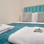 Cosy 1Bed Flat With Garden, Parking & Free Netflix