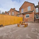 Cosy 1Bed Flat With Garden, Parking & Free Netflix