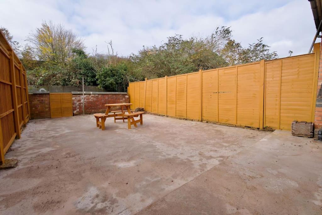 Cosy 1bed Flat With Garden, Parking & Free Netflix *