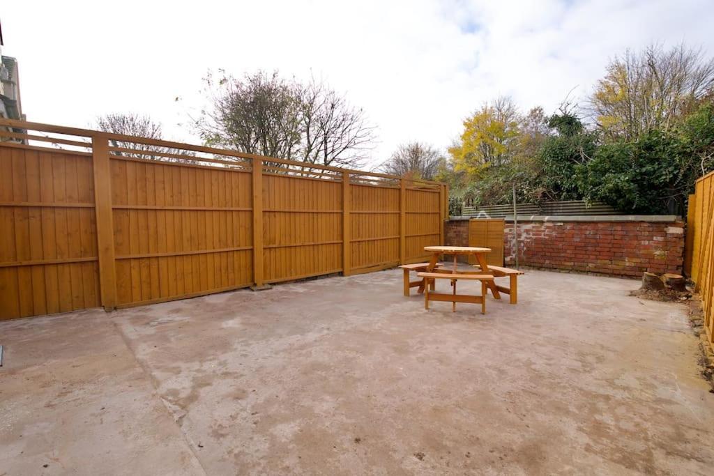 Cosy 1bed Flat With Garden, Parking & Free Netflix * Coventry