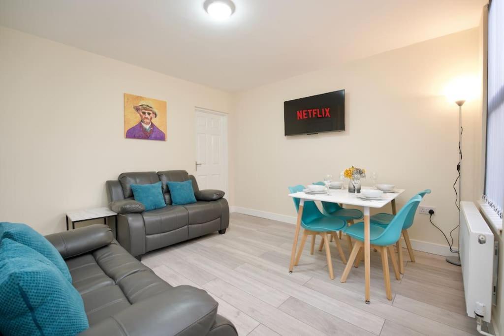 Cosy 1bed Flat With Garden, Parking & Free Netflix Apartment